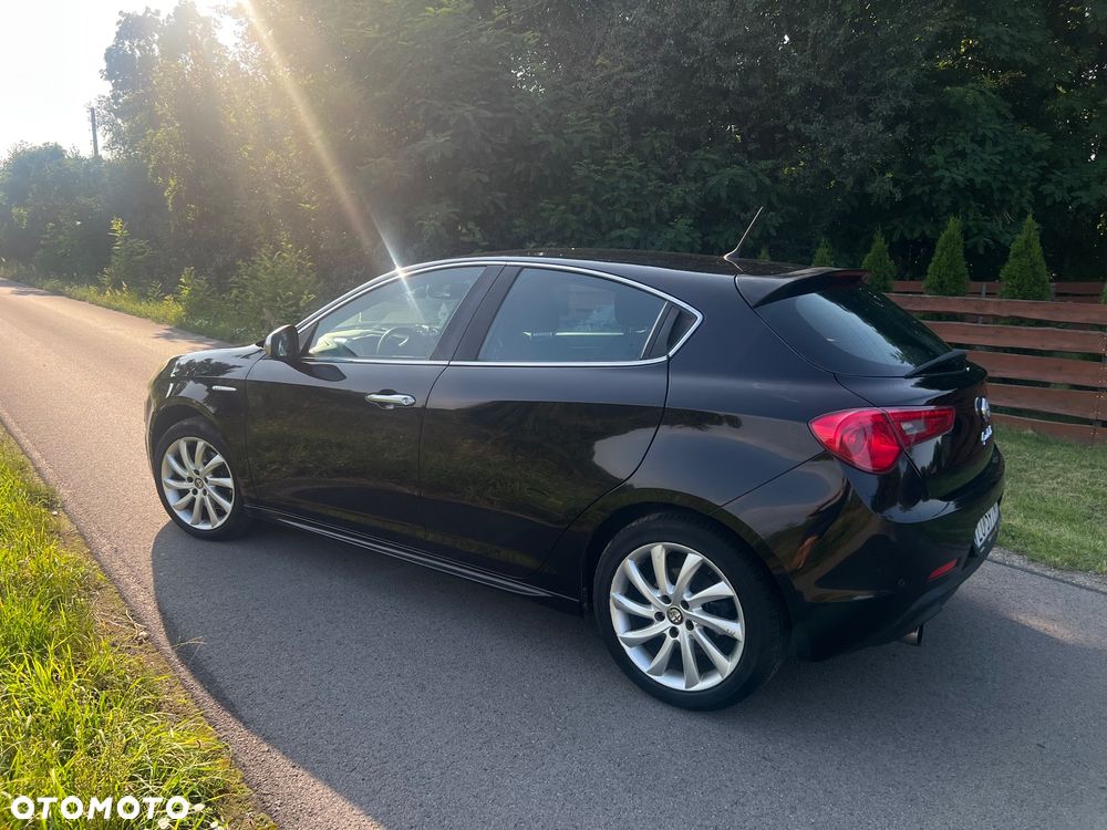 Alfa Romeo Giulietta 2.0 JTDM 16V - 2