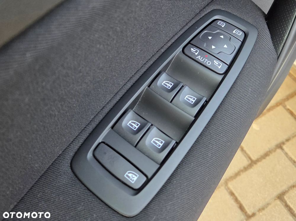 Renault Megane ENERGY TCe 140 EDC BUSINESS - 24