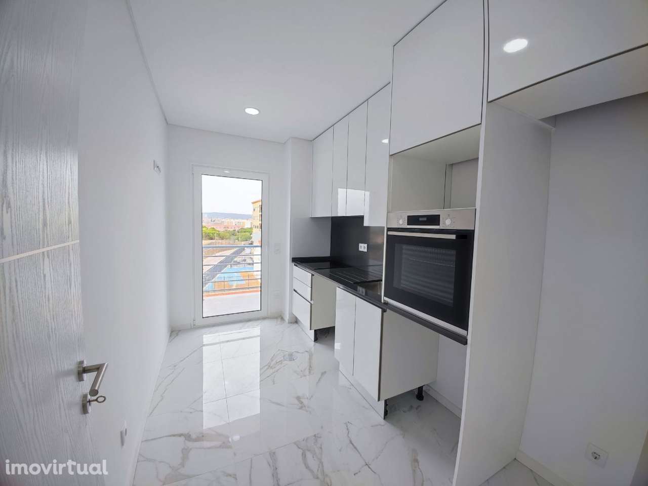 Apartamento T3 com parqueamento. Perto da praia - Grande imagem: 5/16