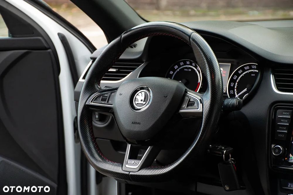 Skoda Octavia Combi 2.0 TDI DSG RS - 11