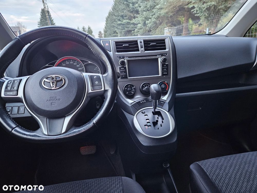 Toyota Verso S 1.33 VVT-i Multidrive Club - 22