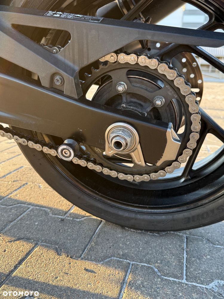 Suzuki GSX - 9