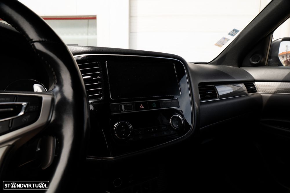Mitsubishi Outlander - 9
