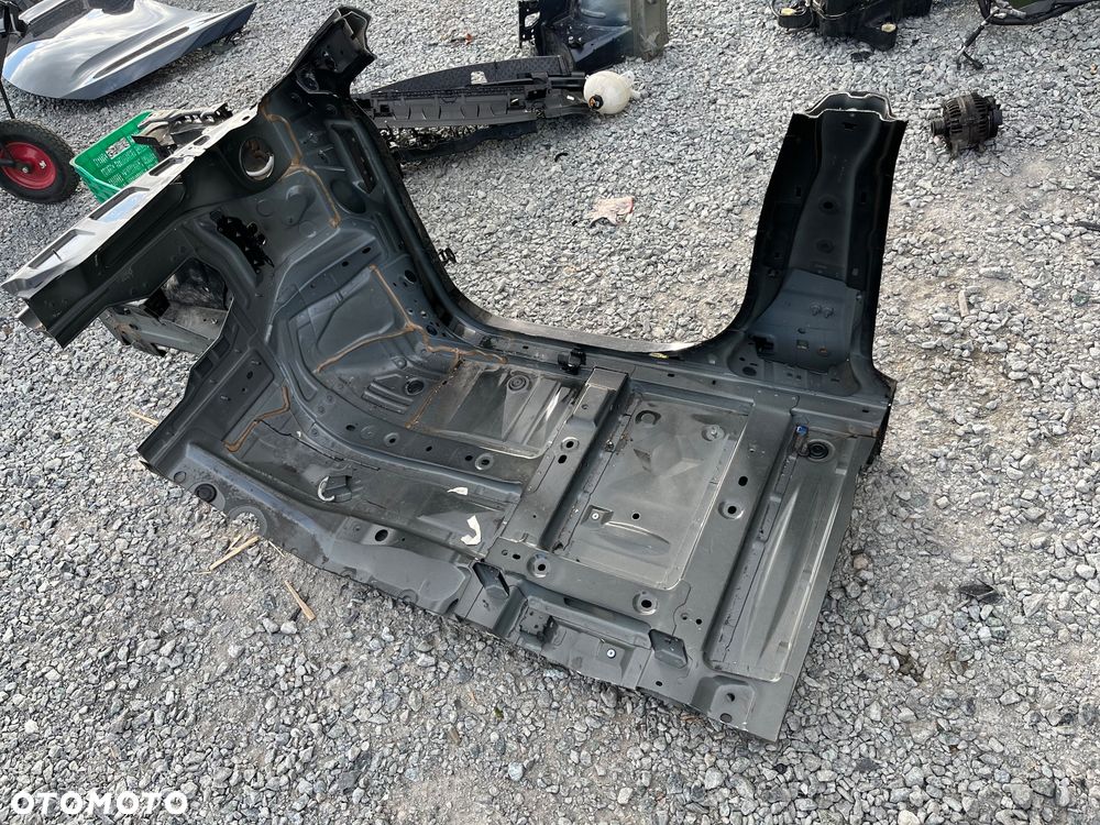 Ćwiartka prawa fartuch słupek próg Renault Megane V E-TECH - 3