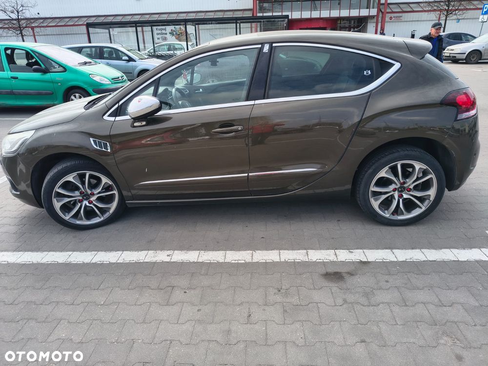 Citroën DS4 HDi 165 SoChic - 3