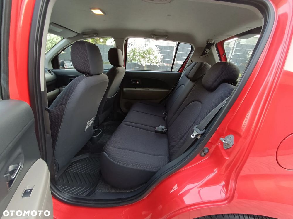Daihatsu Sirion 1.3 - 12