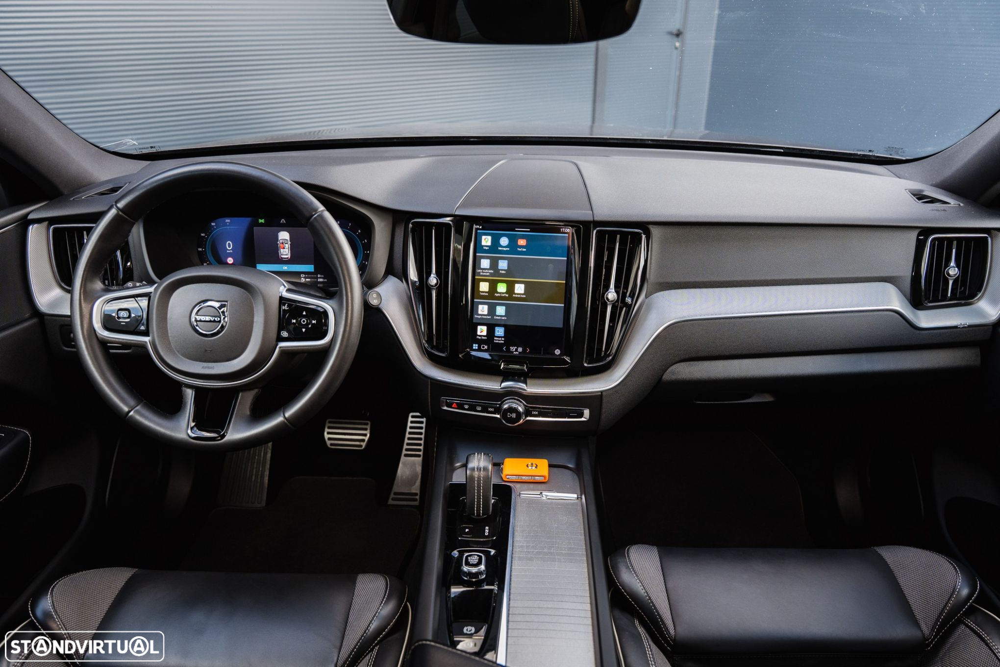Volvo XC 60 2.0 T6 PHEV R-Design AWD - 59