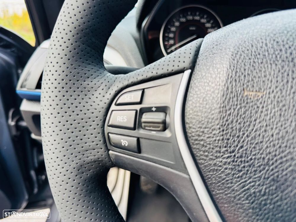 BMW 118 d Pack M - 19