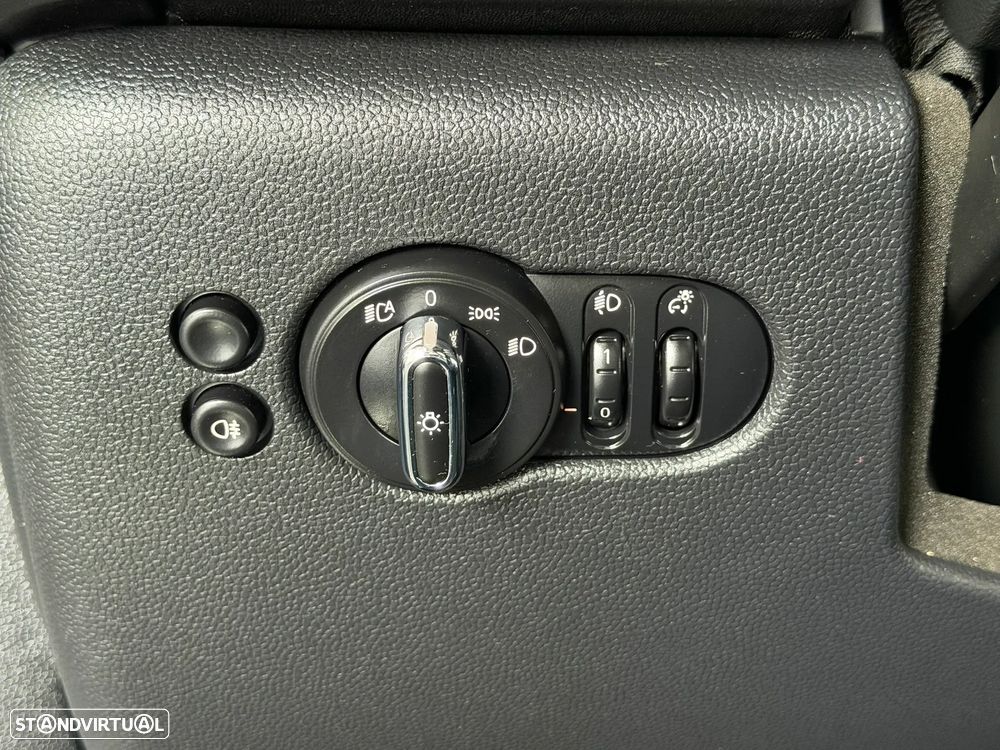 MINI 3 Portas One Sport Edition - 21