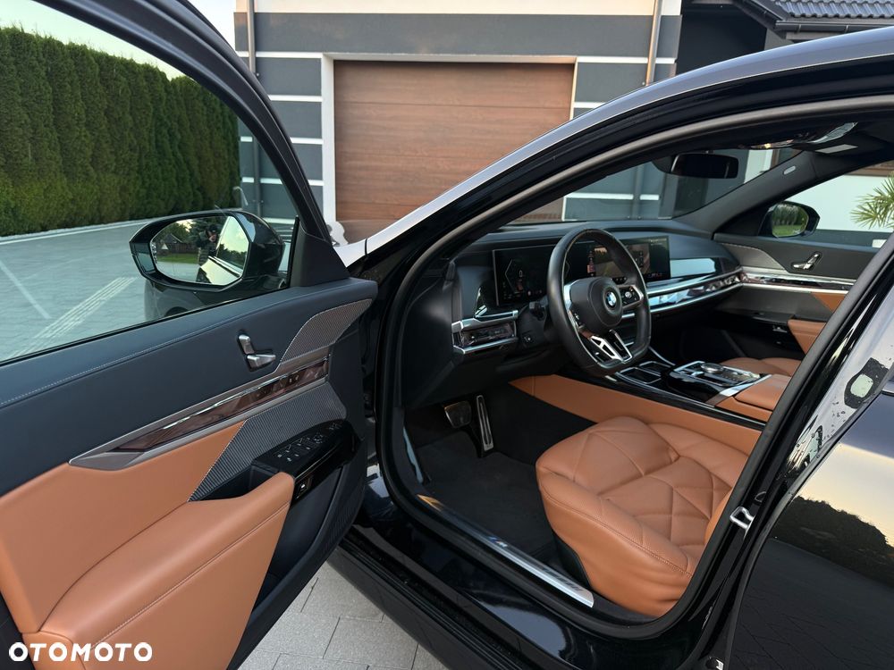 BMW Seria 7 730d xDrive sport - 35