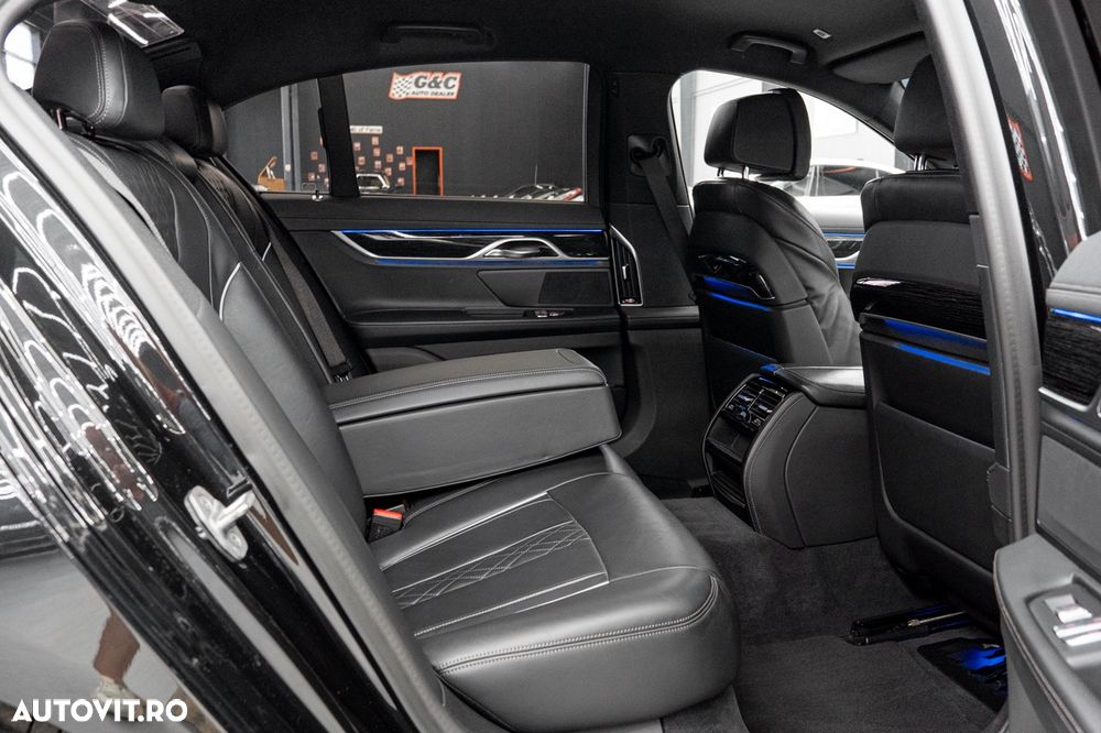 BMW Seria 7 730d MHEV - 17