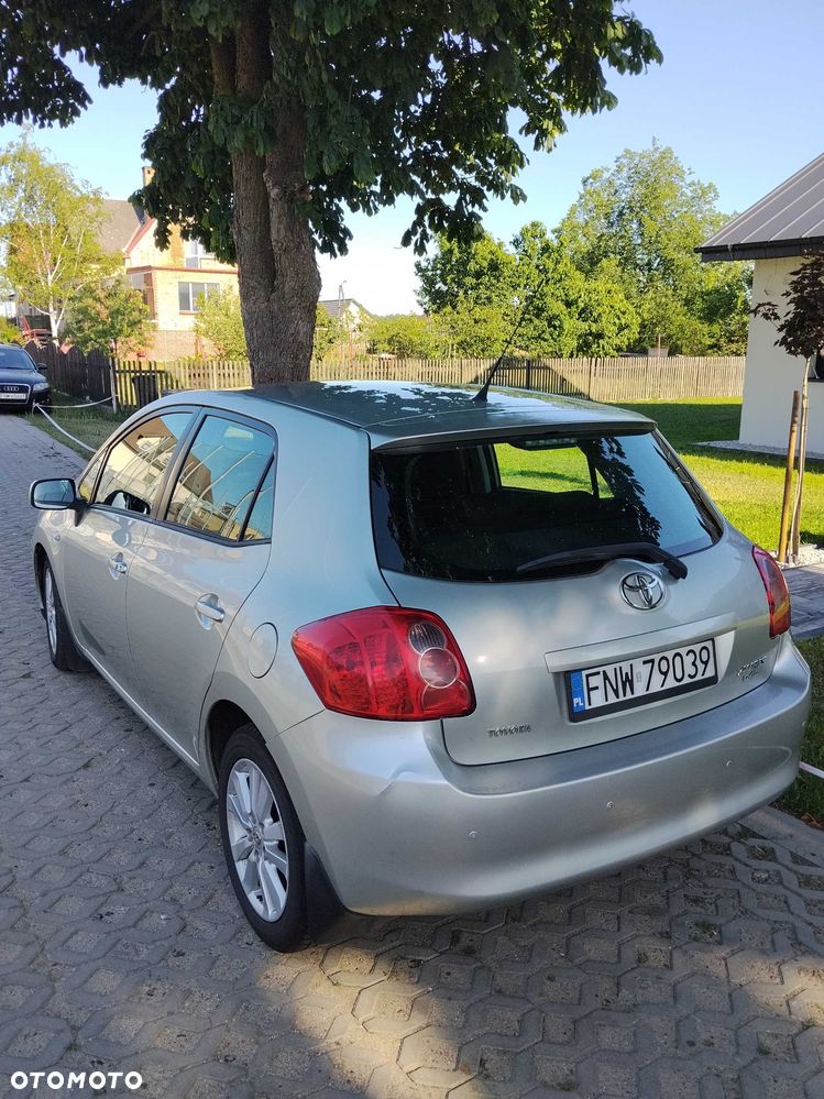 Toyota Auris - 2