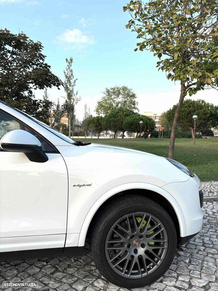 Porsche Cayenne S E-Hybrid - 15