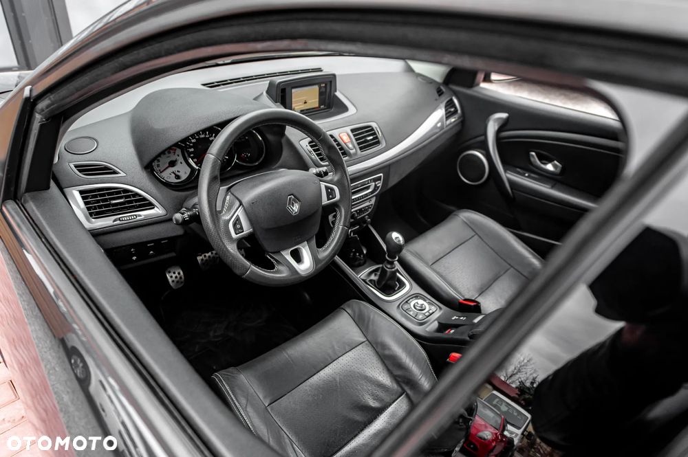 Renault Megane TCe 180 GT - 16