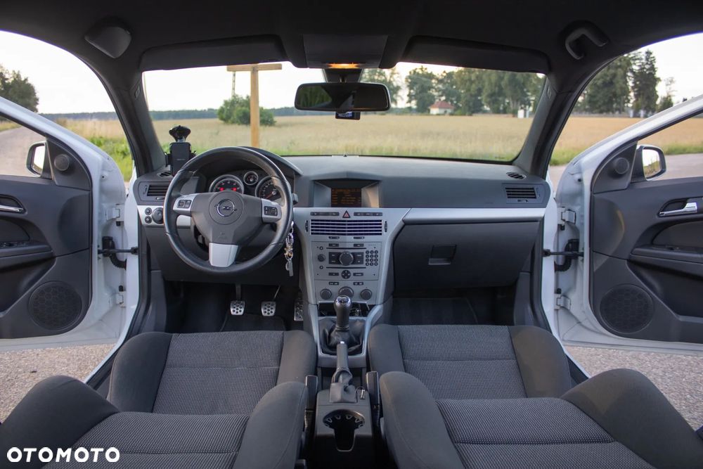 Opel Astra 1.6 T Sport - 23