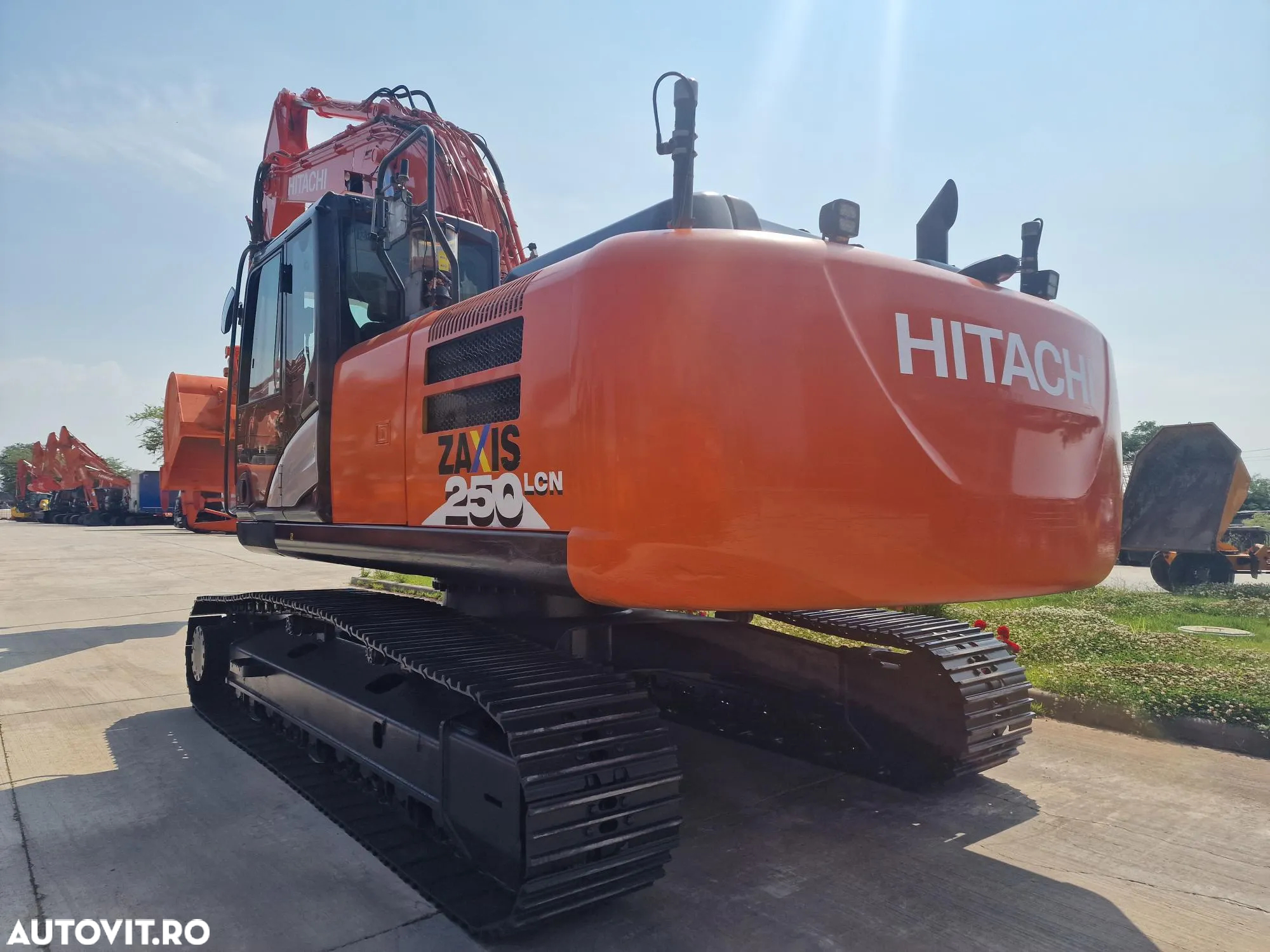 Hitachi ZX250LCN-6, 27,1t, 10.139h, cupa NOUA 1,55mc-76.900 EUR+Tva, gresare automata, Instalatia hdr de picon, inst hidr rotire atasament, lant 80%, camera spate si lateral, pregatire 3D, SUPER INTRETINUT-posibilitate leasing-PROMOTIE 76900 EUR+Tva - 2