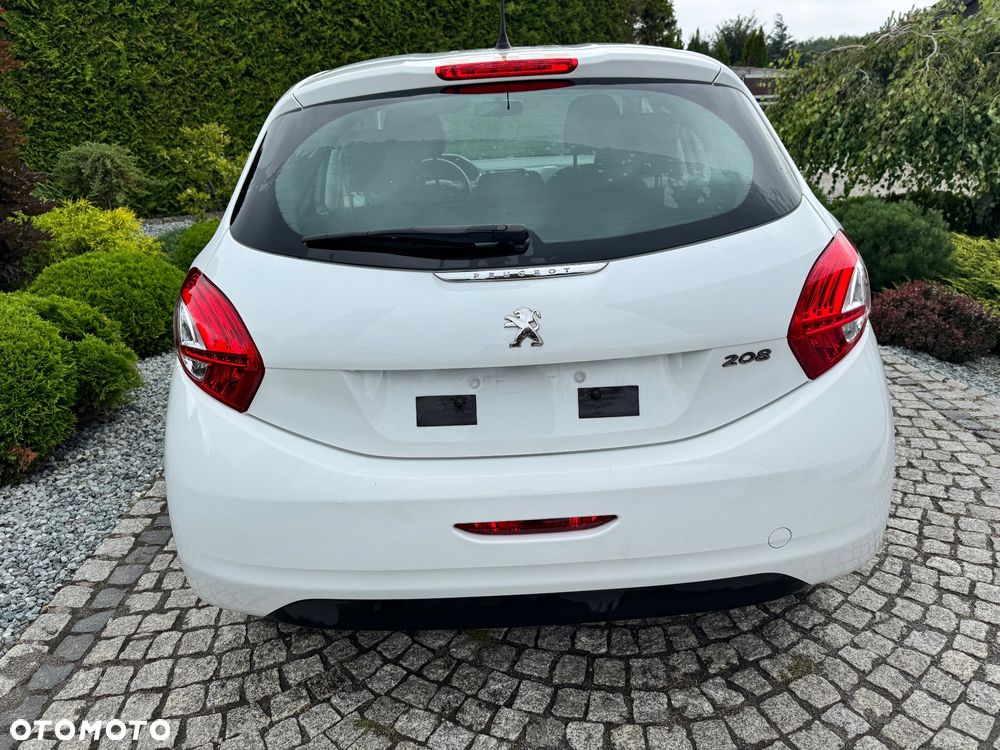 Peugeot 208 - 16