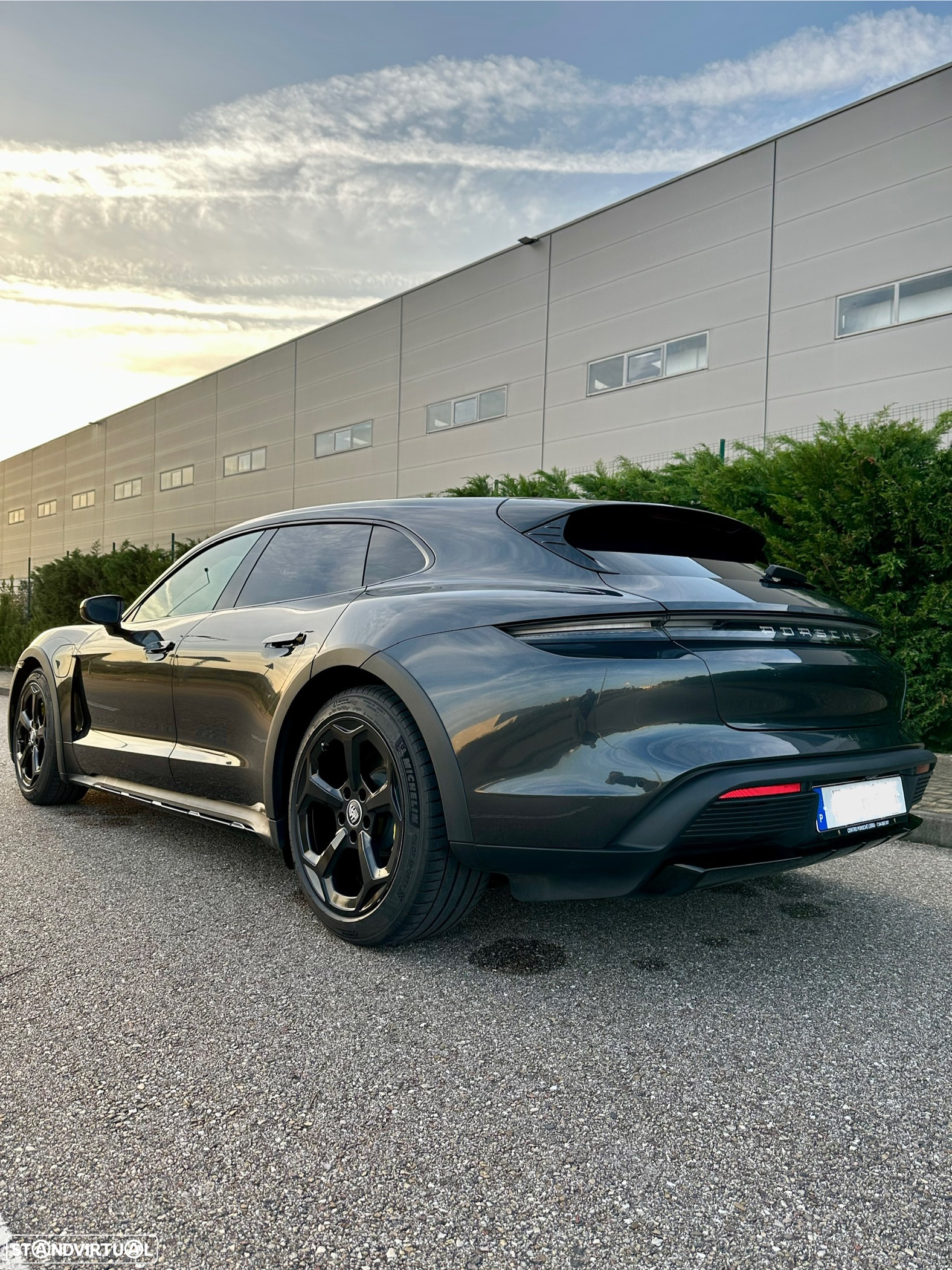 Porsche Taycan Cross Turismo 4 - 6