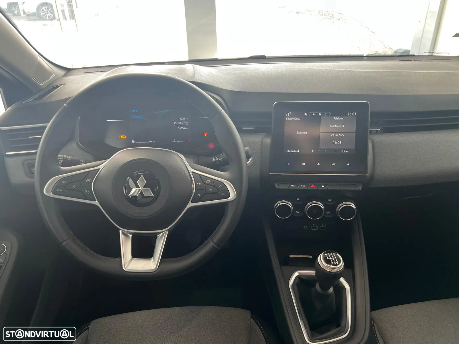 Mitsubishi Colt 1.0 MPI-T Invite - 13