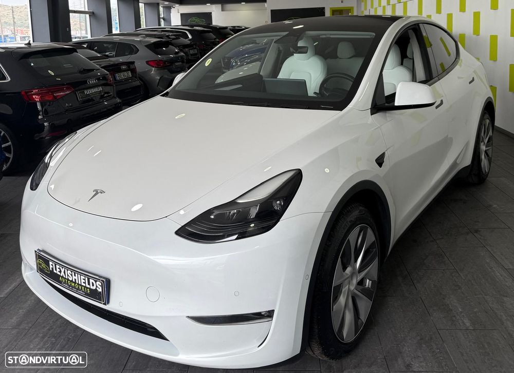 Tesla Model Y Long Range Dual Motor AWD - 3