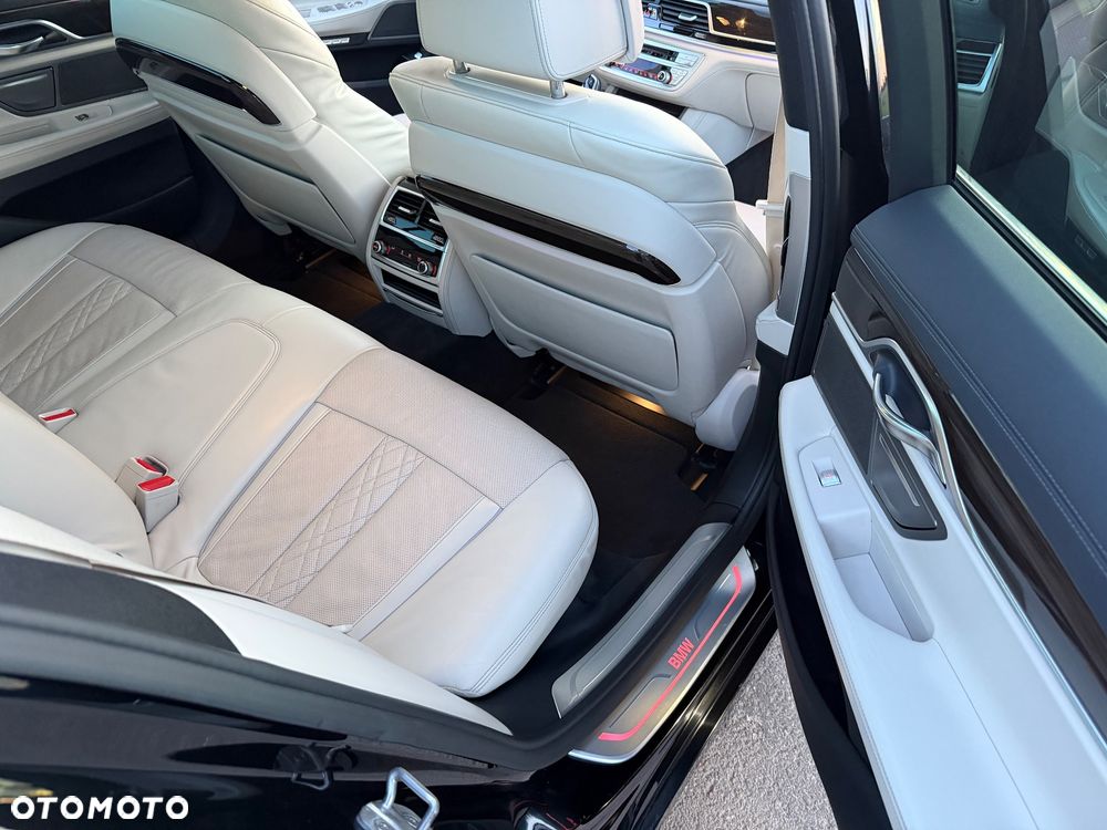 BMW Seria 7 740d xDrive - 13