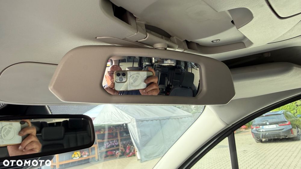 Ford Tourneo Connect Grand - 24