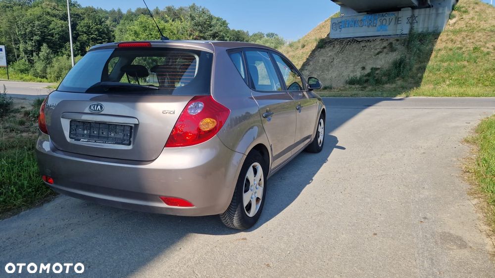 Kia Ceed 1.6 CRDi 90 Spirit - 3