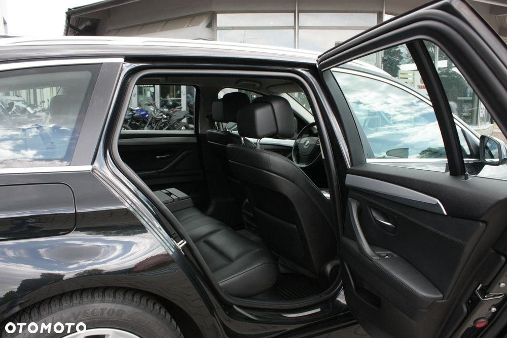 BMW Seria 5 520d - 22