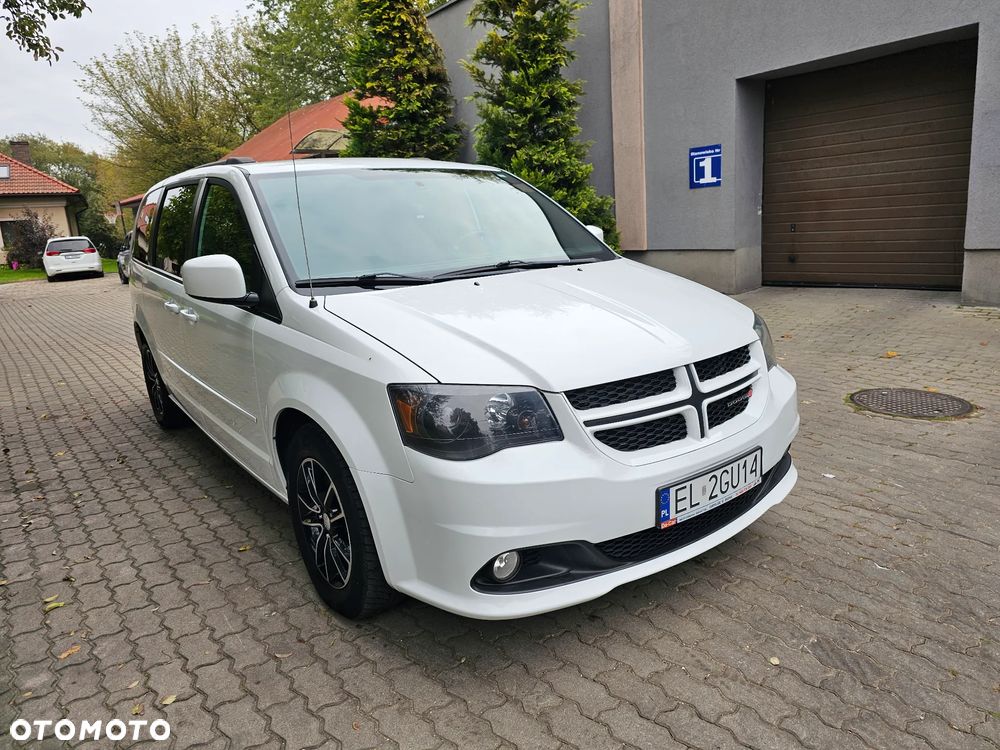 Dodge Grand Caravan 3.6 R/T - 9