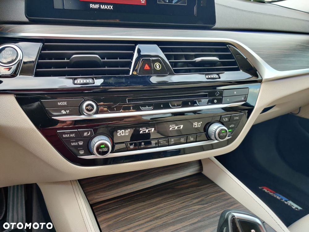 BMW Seria 5 520d xDrive Luxury Line - 25