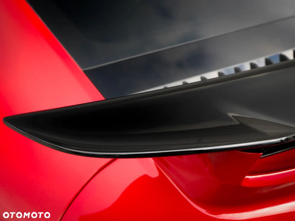 Porsche 911 Carrera GTS - 12