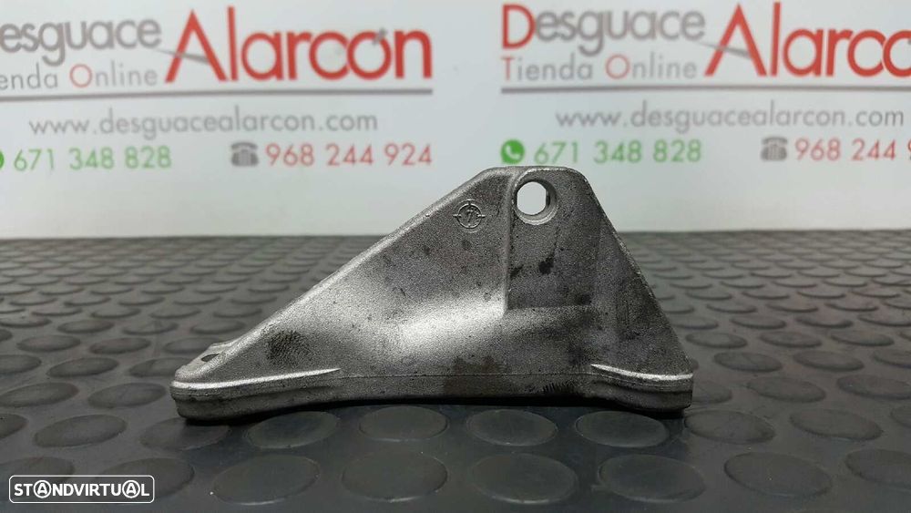 MÉDIO BMW SERIE 1 BERLINA (E81/E87) 118D - 4