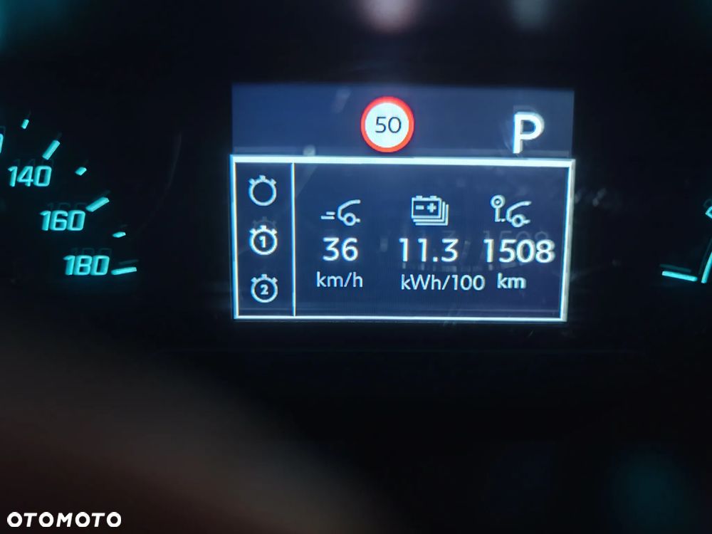 Peugeot 2008 50kWh Allure - 24
