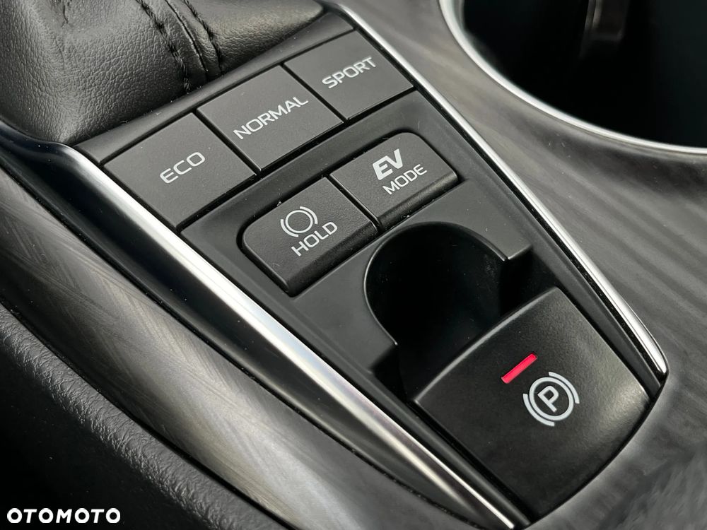 Toyota Camry 2.5 Hybrid Executive CVT - 28