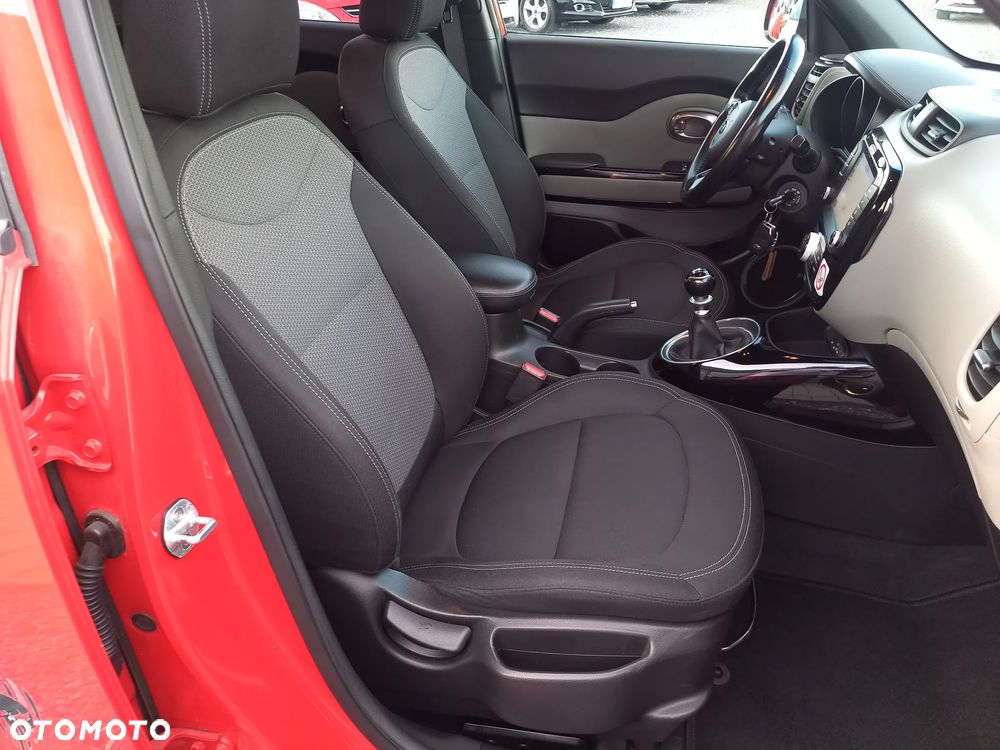 Kia Soul 1.6 CRDI Dream Team Edition - 19