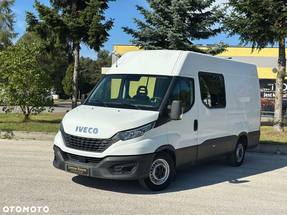 Iveco Daily 35 180 / 3,0 Diesel / Doka / 7 osobowy