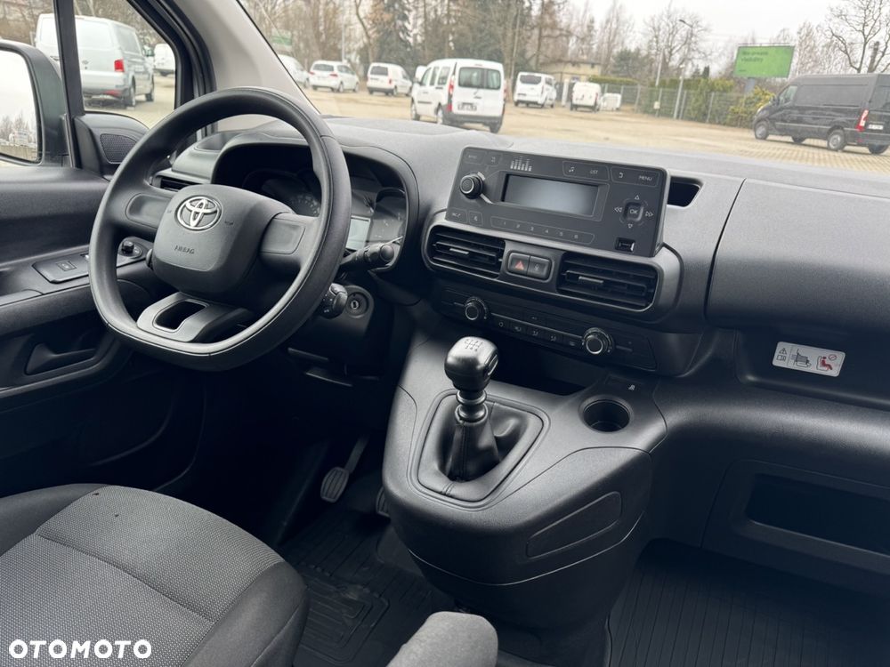 Toyota Proace City - 27