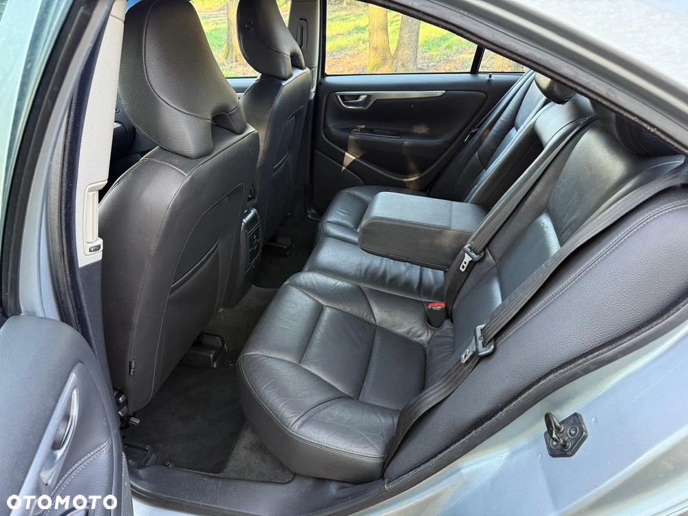 Volvo S60 2.4D Kinetic - 18