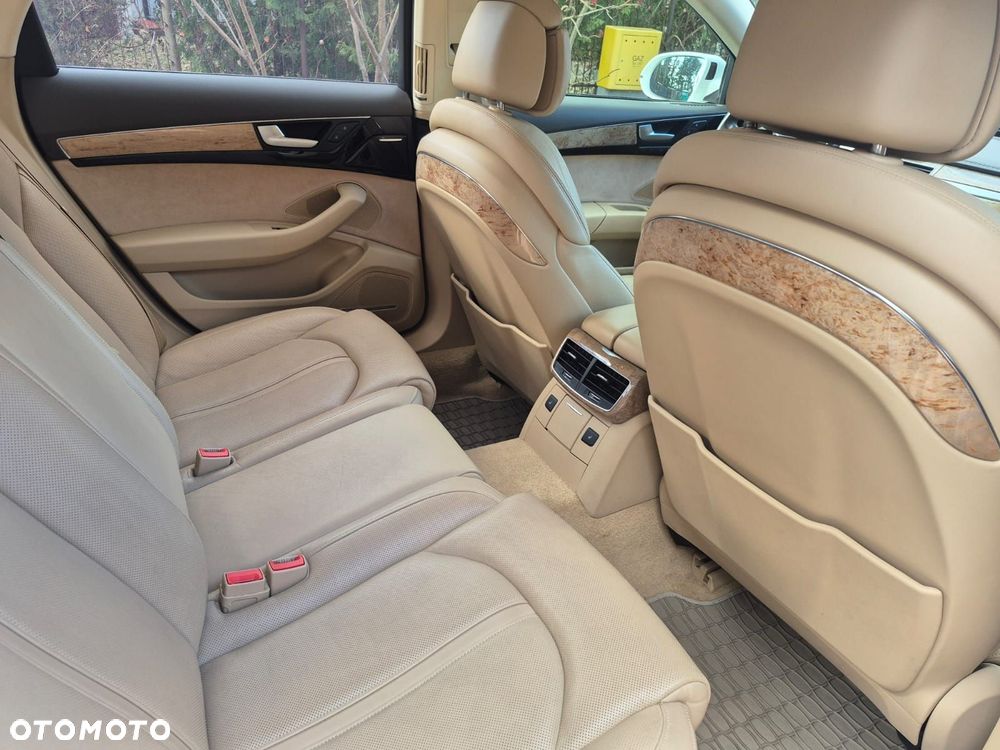 Audi A8 4.2 TDI DPF (clean diesel) quattro tiptronic - 23