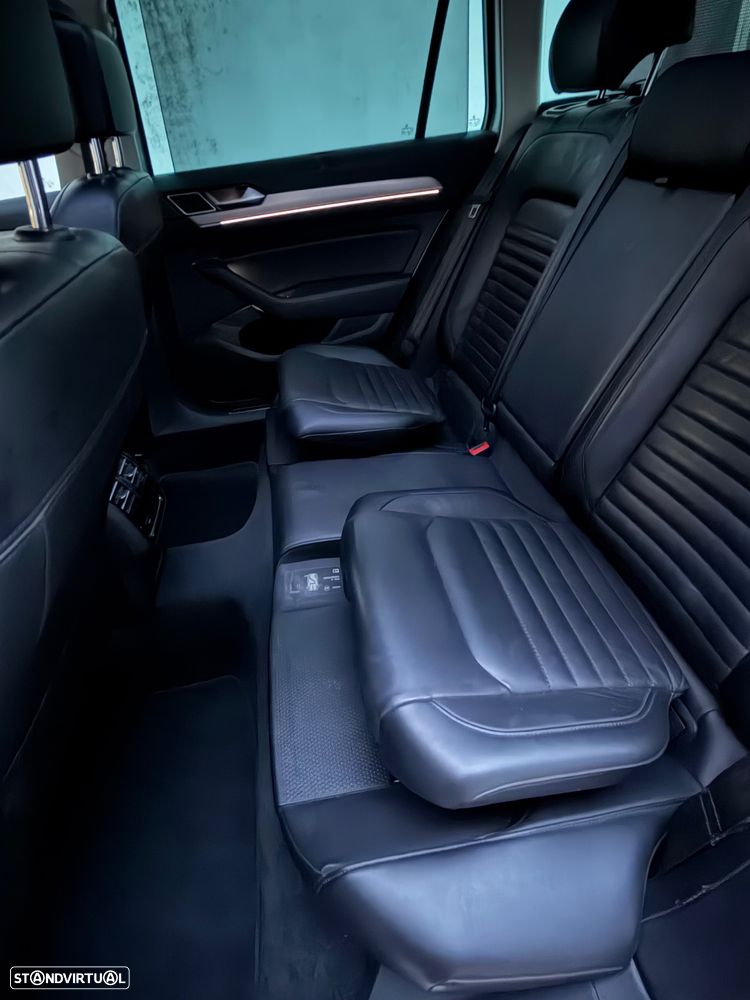 VW Passat Variant 2.0 TDI Highline DSG 4Motion - 39