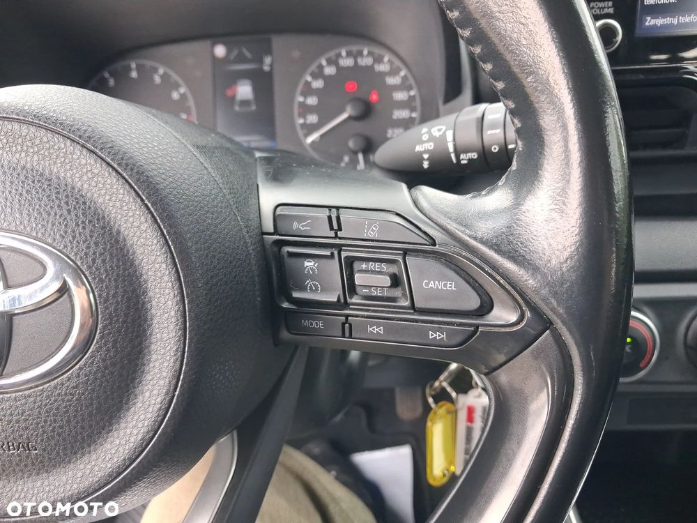 Toyota Yaris 1.5 Comfort - 21
