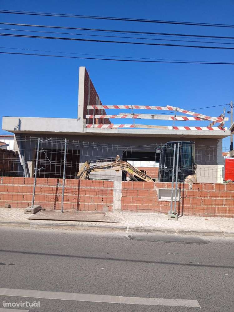 Moradia em Construção com Piscina, Jardim e Garagem em Manique - Grande imagem: 5/9