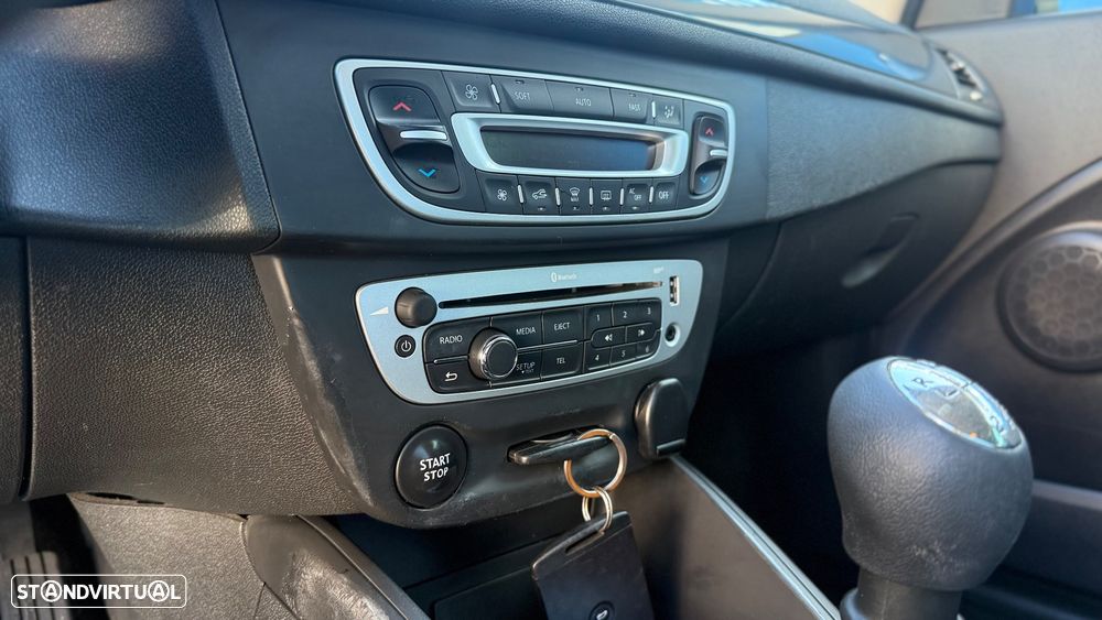 Renault Mégane Sport Tourer 1.5 dCi Dynamique S SS - 14