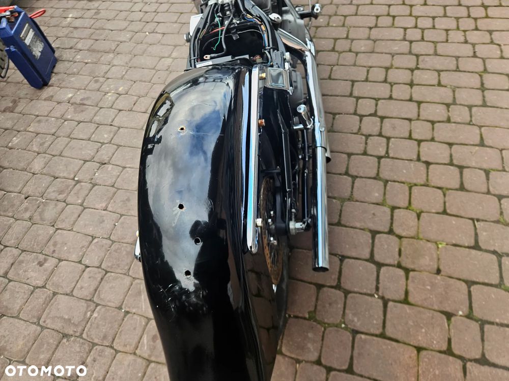 Harley-Davidson Sportster Custom 1200C - 17