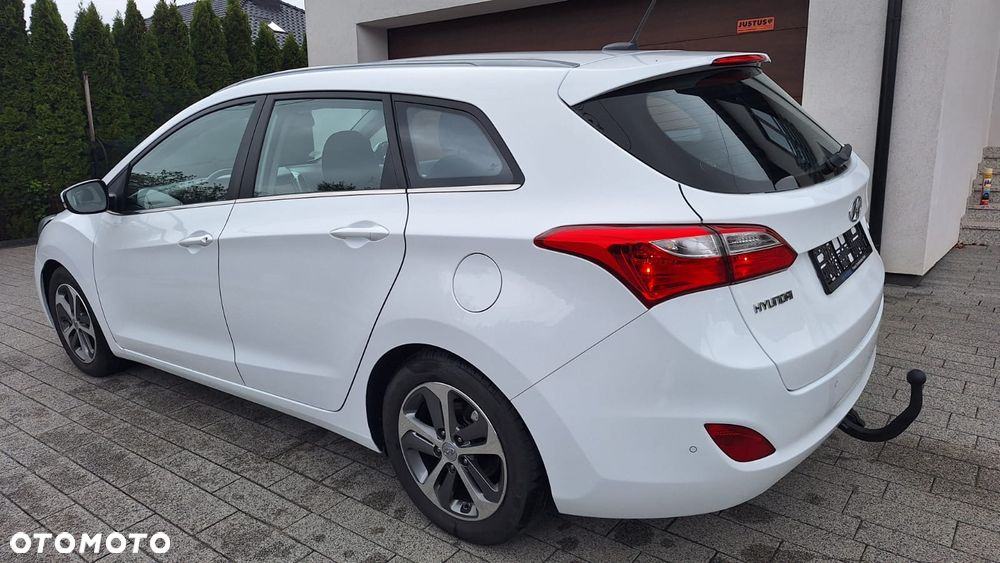 Hyundai i30 blue 1.6 CRDi Passion - 8