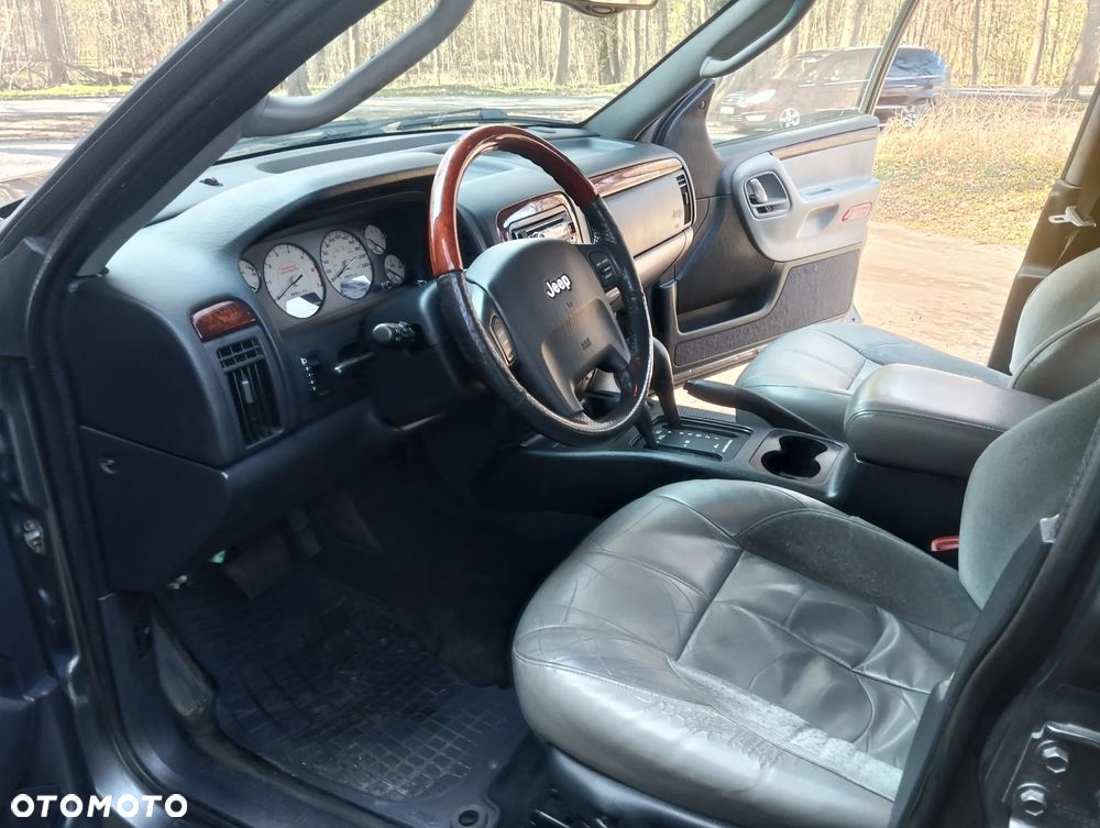 Jeep Grand Cherokee - 12