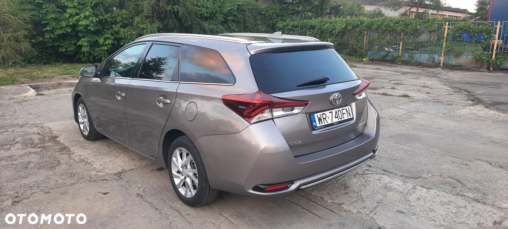 Toyota Auris 1.6 D-4D Prestige - 5