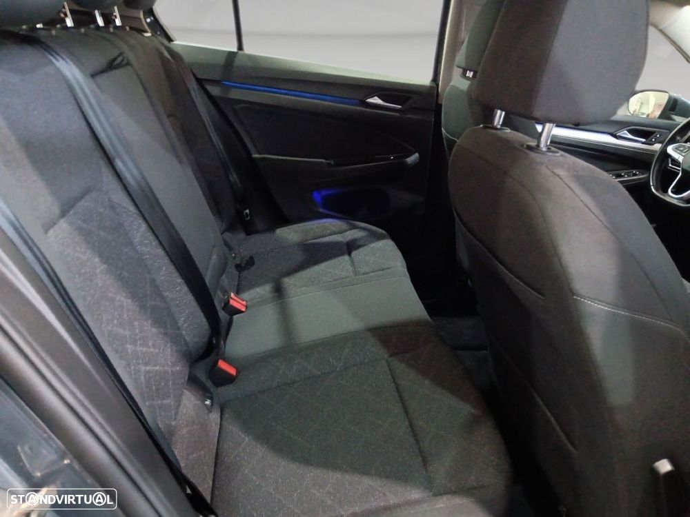 VW Golf 2.0 TDI Life - 24