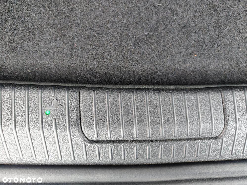 Volkswagen Golf Sportsvan - 17