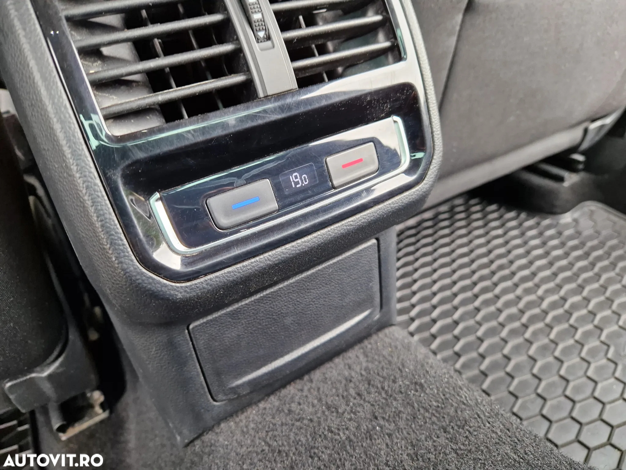 Volkswagen Passat 2.0 TDI DSG Comfortline - 17